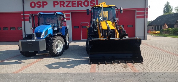 Zakup ciągnika rolniczego oraz koparko-ładowarki