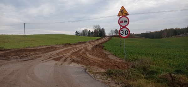 Rozpoczęto rozbudowę drogi gminnej Nr 101840 B w miejscowości Kolonia Przerośl